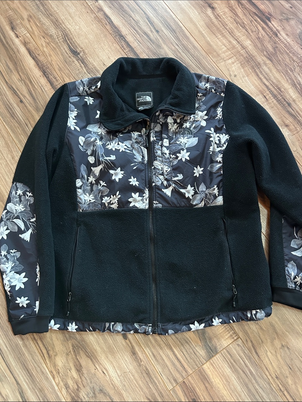 The North Face Black Floral Panel Fleece Jacket vintage Denali
